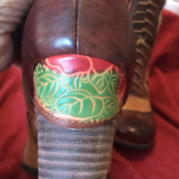 Spring Step “L'Artiste” charming lace-up, side zip boots. Just in time for Fall! - Picture 4 of 4